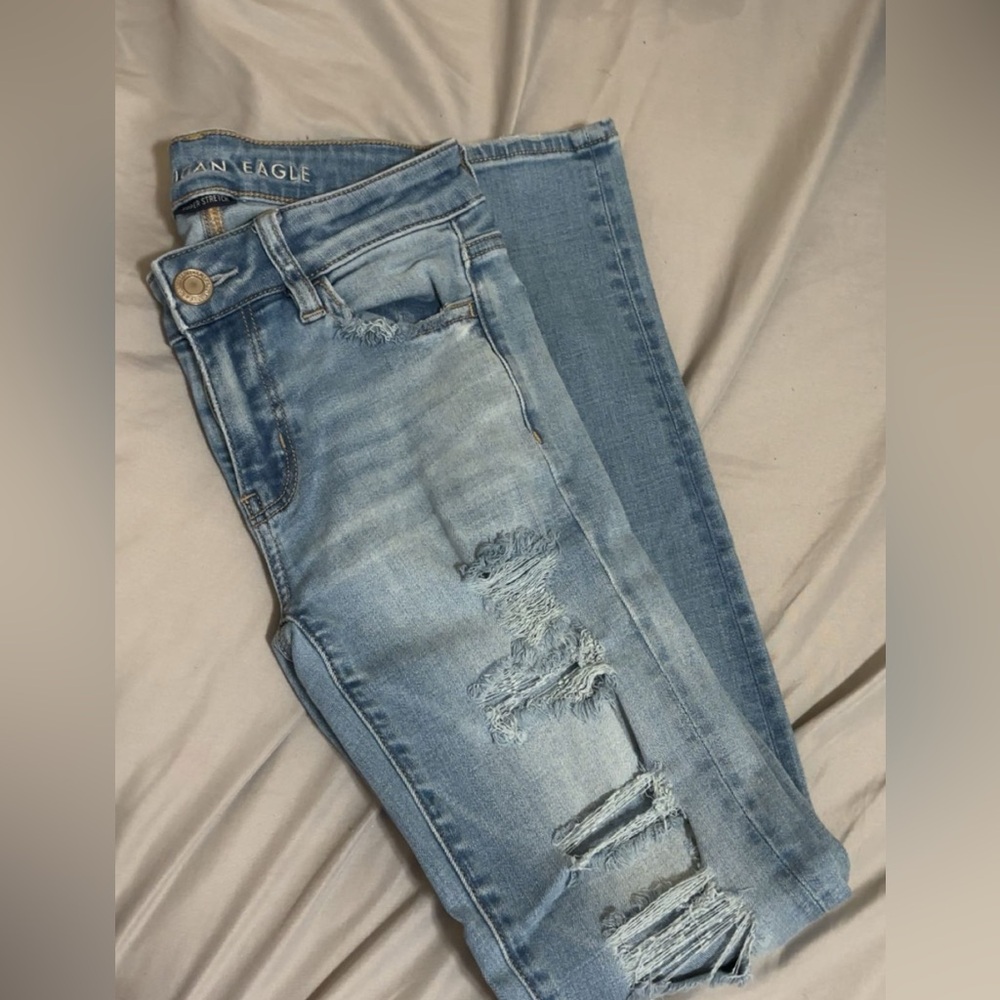 American Eagle Outfitters Light Blue Distressed Skinny Jeans